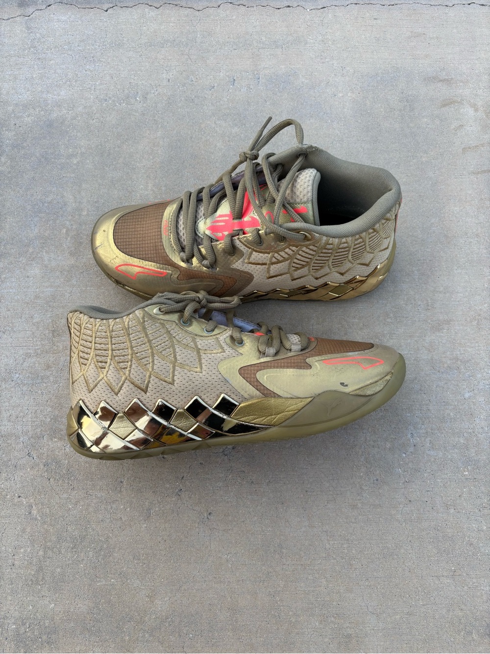 PUMA MB.01 x LaMelo Ball Golden Child Men's Basketball Shoes Size 11.5 used